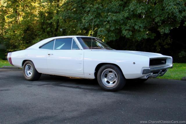 1968 Dodge Charger R/T. 440. 4-Speed. A/C. RESTORED. Excellent! VIDEO