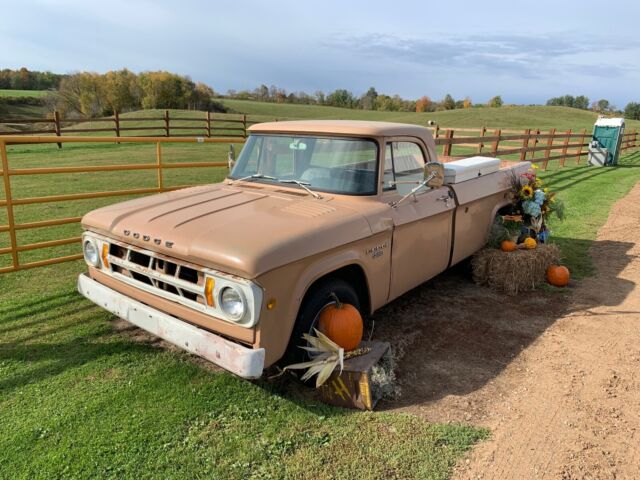 1968 Dodge d200