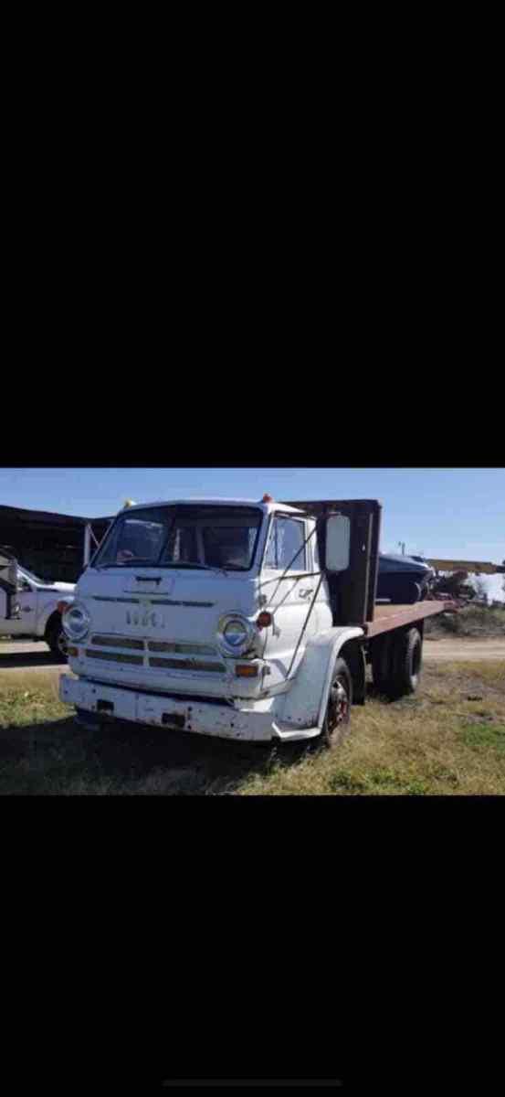 1968 Dodge L600