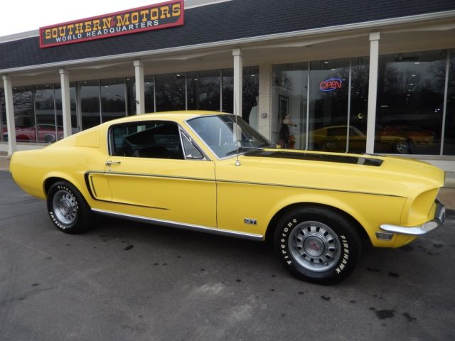 1968 Ford Mustang Buckets with console