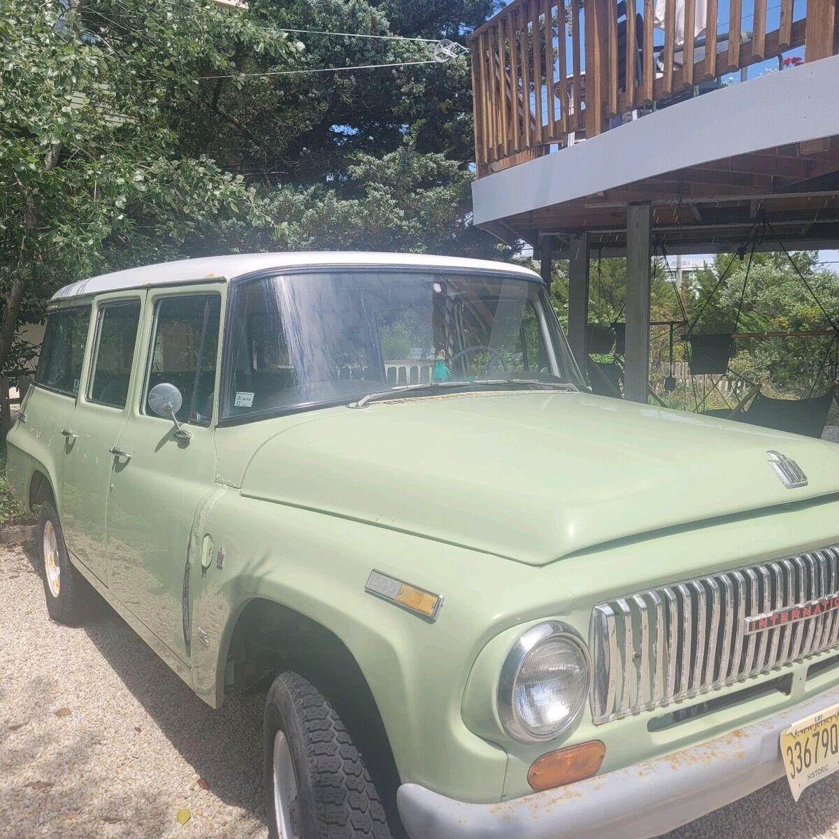 1968 International Travelall white of avocado green, 5 door