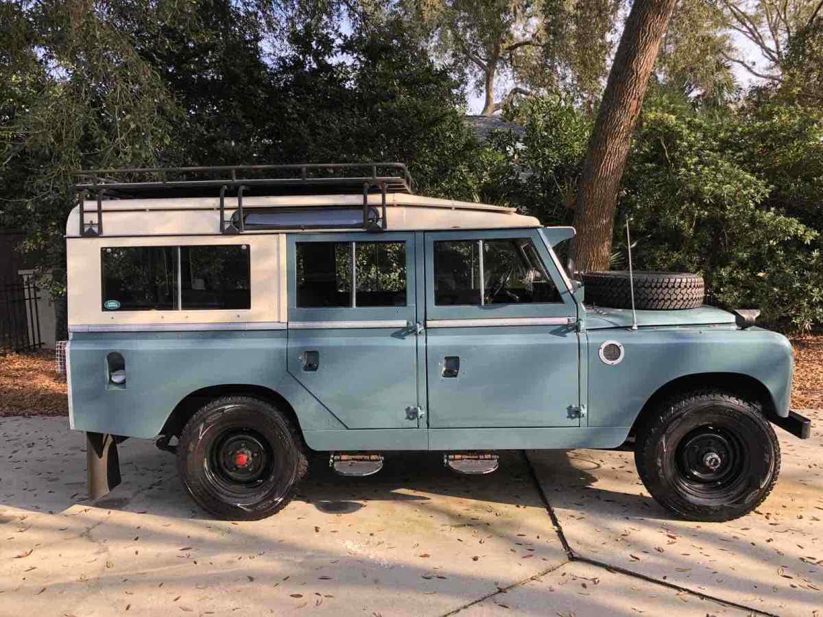 1968 Land Rover 109