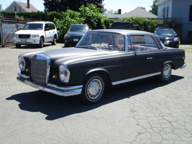 1968 Mercedes-Benz 200-Series