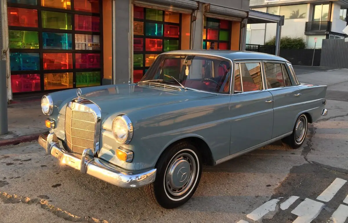 1968 Mercedes-Benz 200-Series