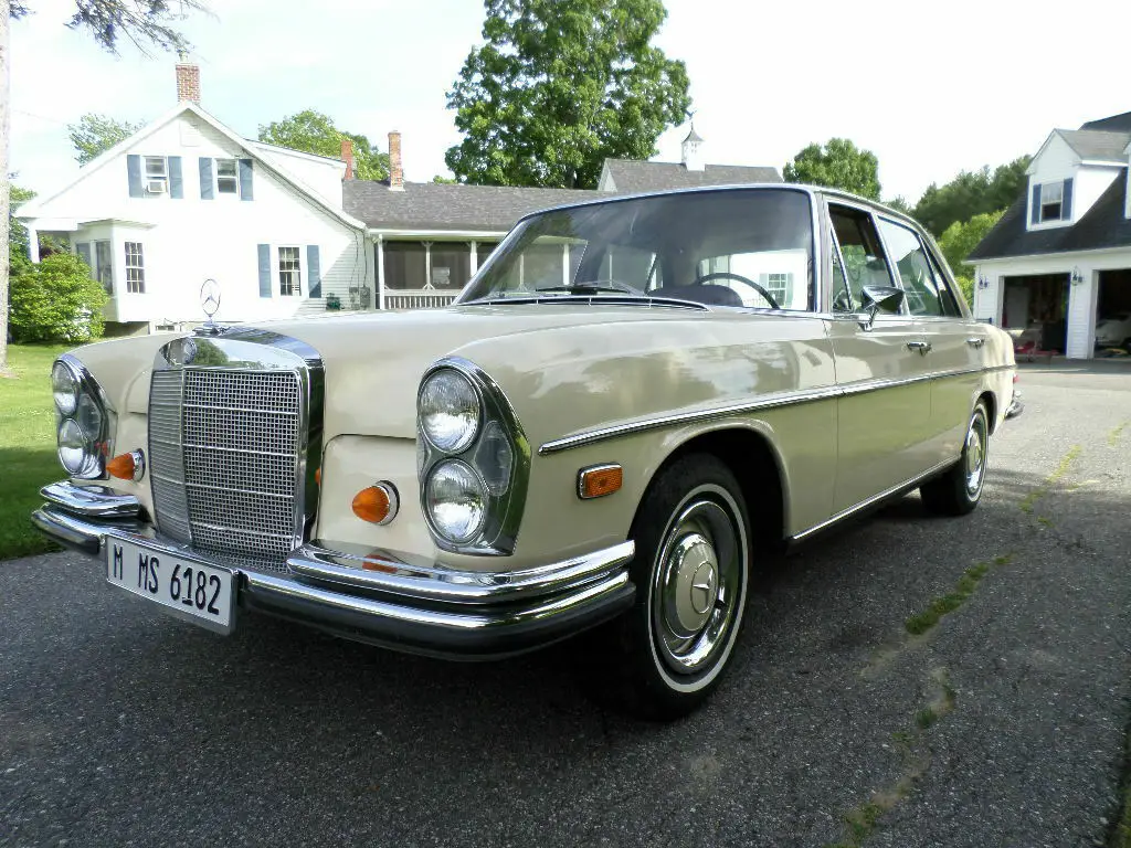 1968 Mercedes-Benz 200-Series SE