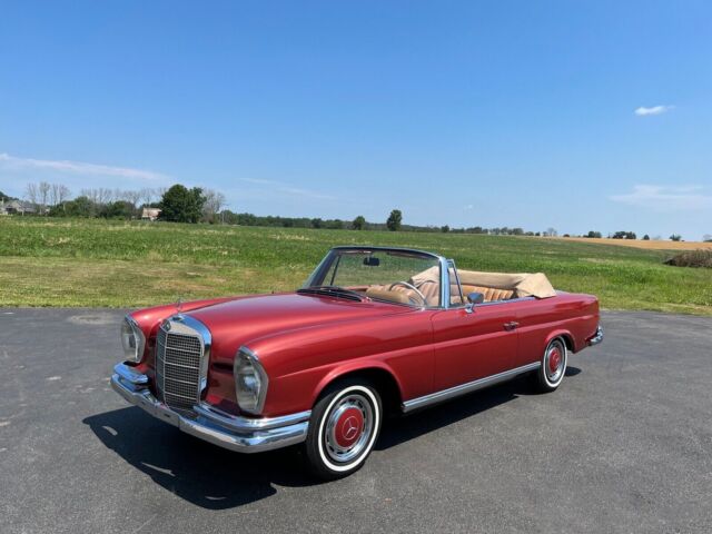 1968 Mercedes-Benz 280 SE 4 SPD Manual Convertible