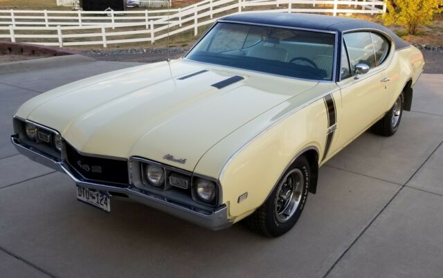 1968 Oldsmobile 442 Holiday Coupe