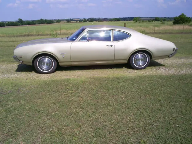 1968 Oldsmobile Cutlass post coupe