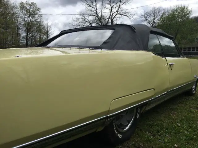 1968 Oldsmobile Ninety-Eight Town sedan