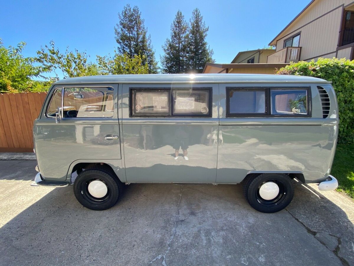 1968 Volkswagen Bus/Vanagon