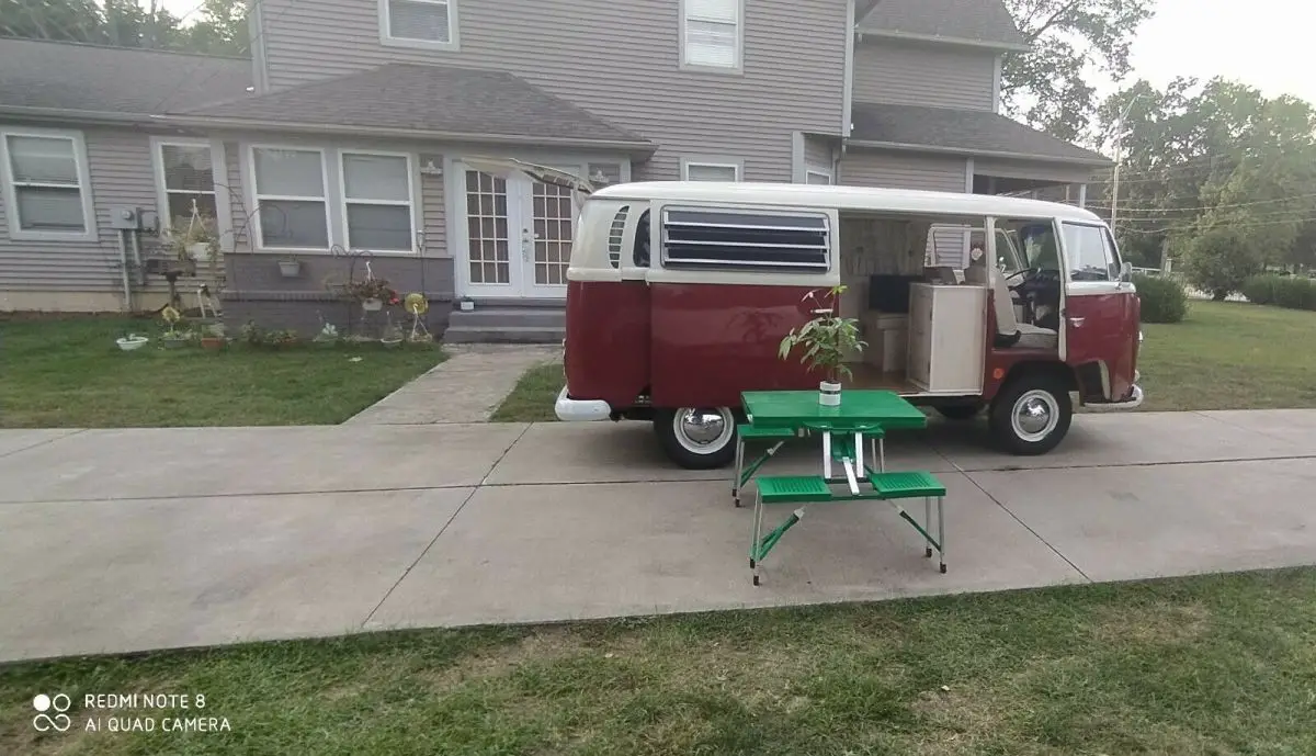 1968 Volkswagen Bus/Vanagon CAMPER!