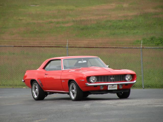 1969 Chevrolet Camaro SS Tribute