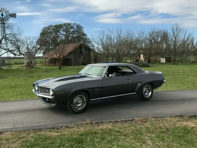 1969 Chevrolet Camaro Real Z/28 fresh ZZ430 Muncie 4 speed Vintage ac ps