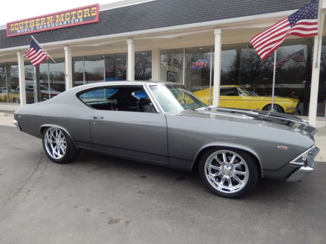 1969 Chevrolet Chevelle Buckets with Console