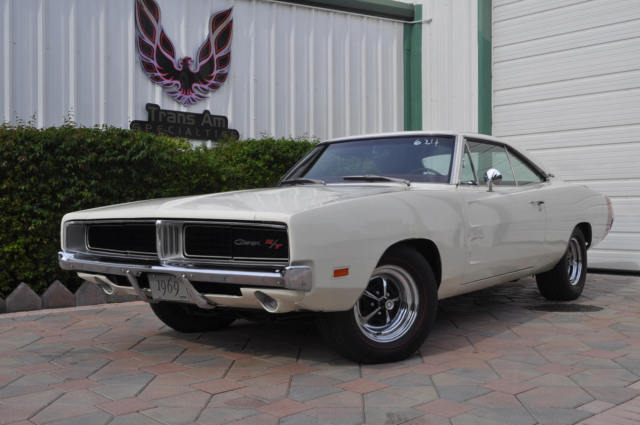 1969 Dodge Charger 2 DR