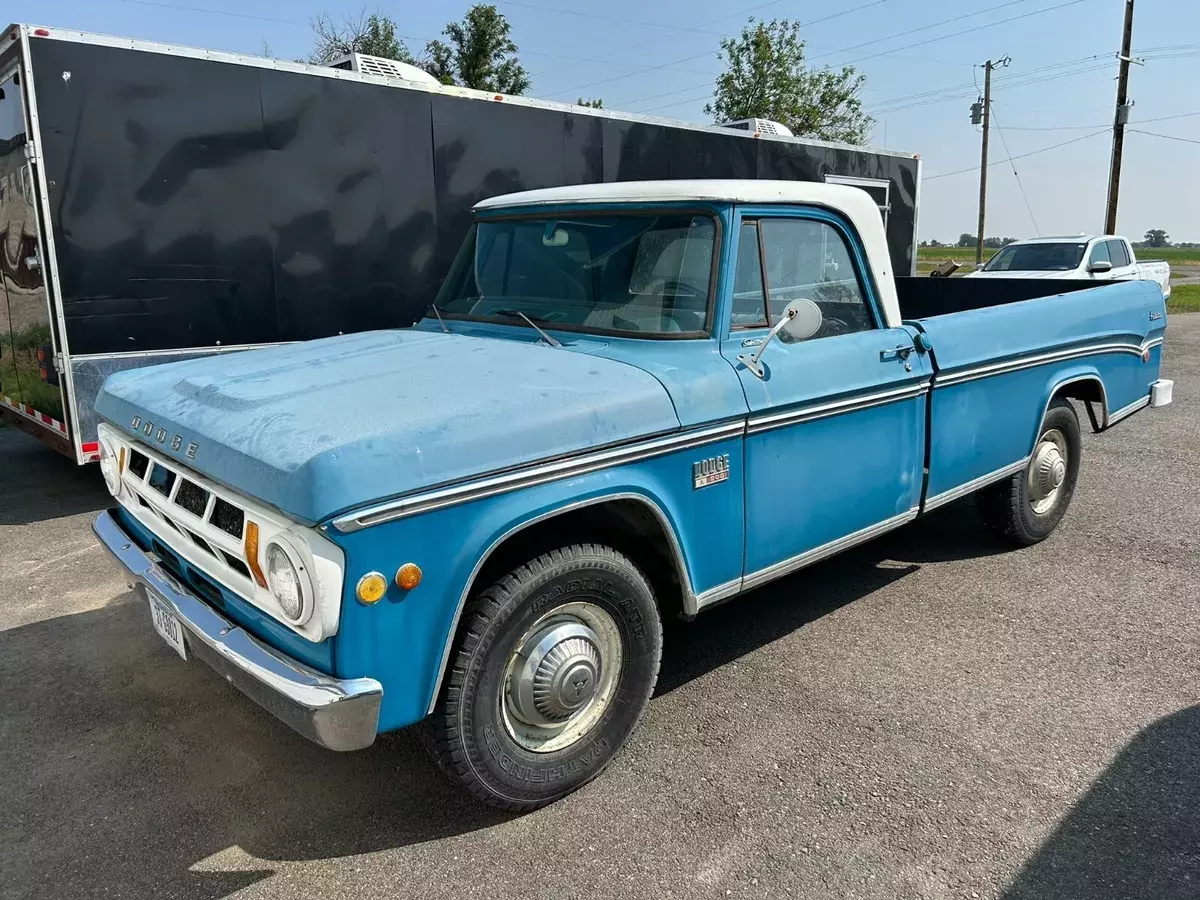 1969 Dodge D200 Adventurer