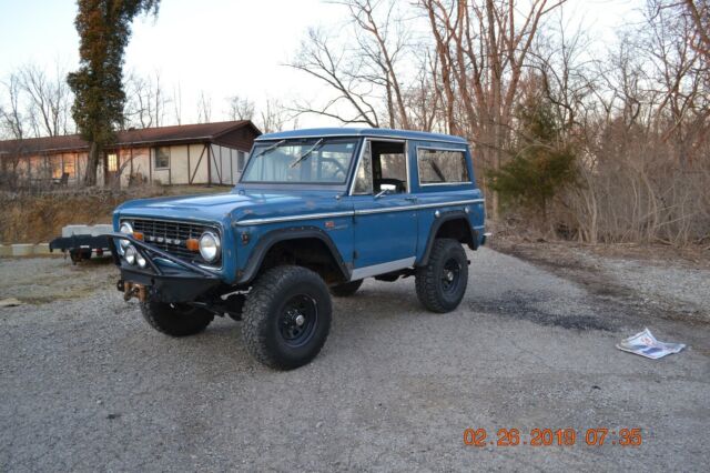 1969 Ford Bronco 302 3SPD PS 4WD SPORT
