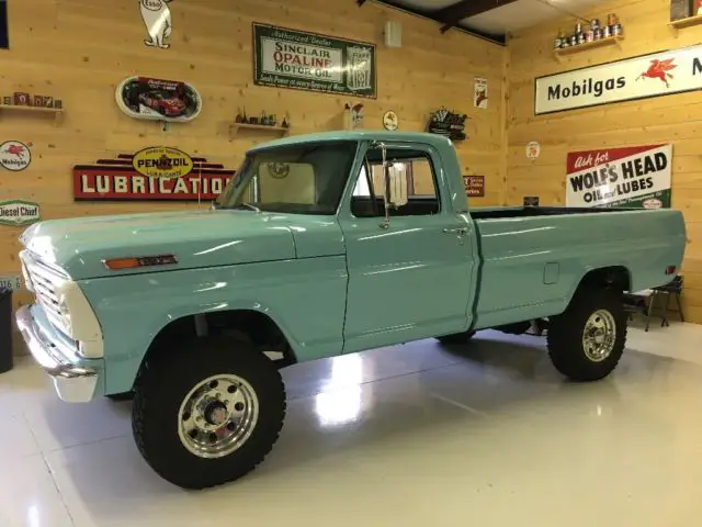 1969 Ford F-250 XLT Custom Cab