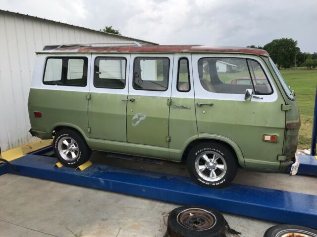 1969 Chevrolet Sportvan90