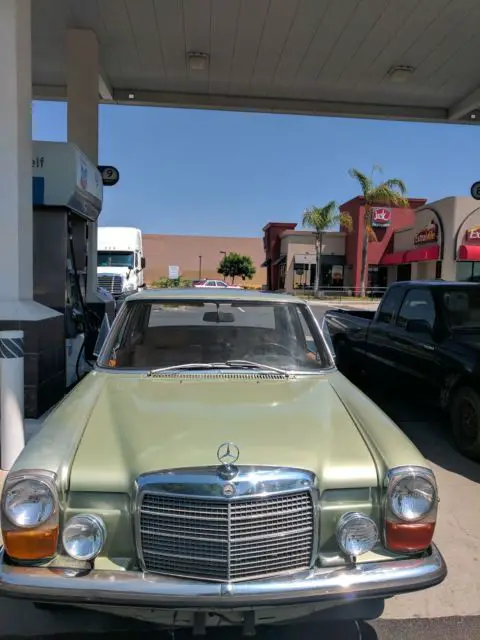 1969 Mercedes-Benz 200-Series 230