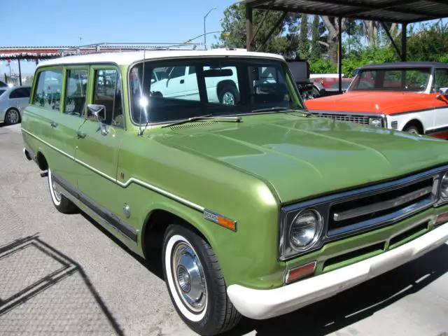 1969 International Harvester 1000D Travelall