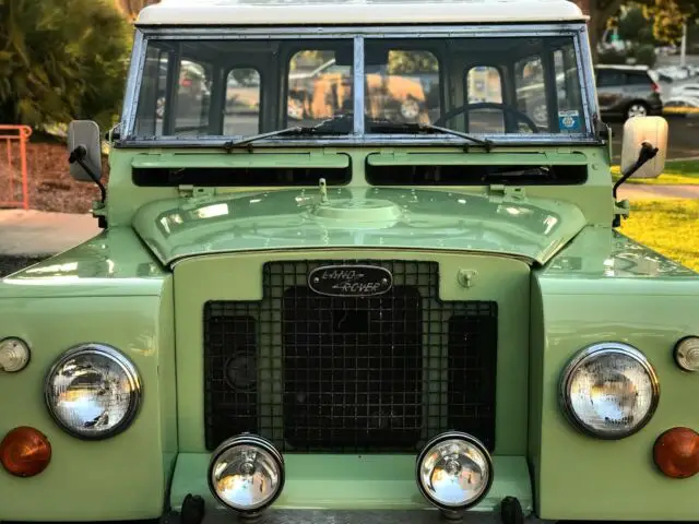 1969 Land Rover Series II a Wagon