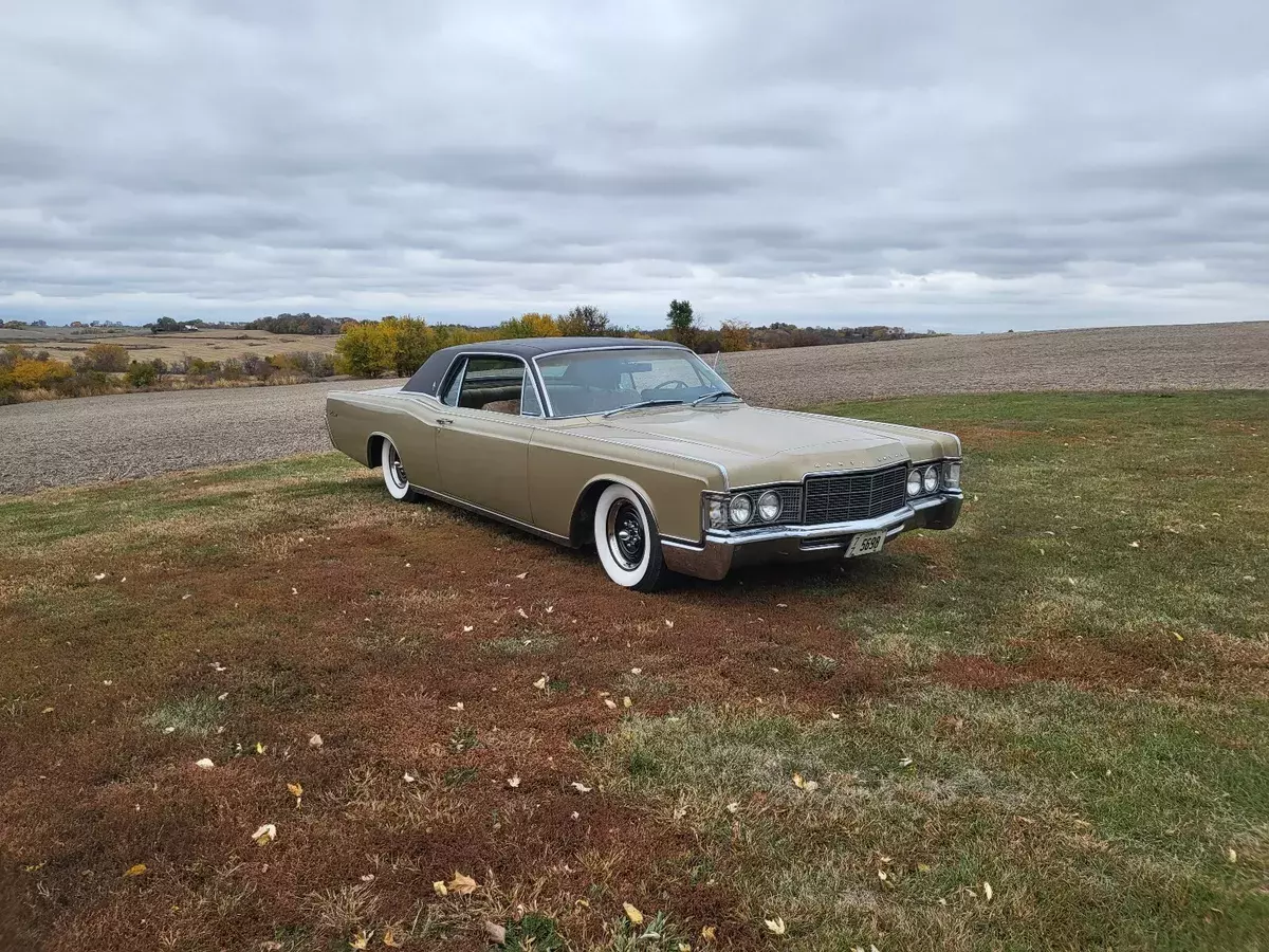 1969 Lincoln Continental loaded