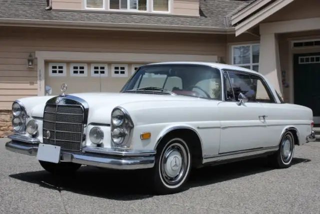 1969 Mercedes-Benz 200-Series