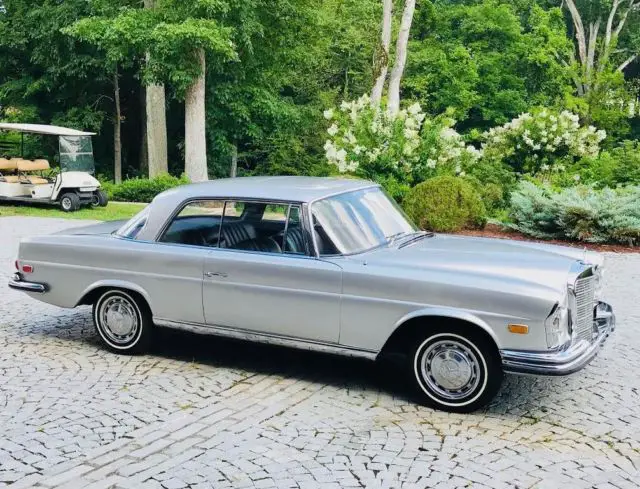 1969 Mercedes-Benz 200-Series