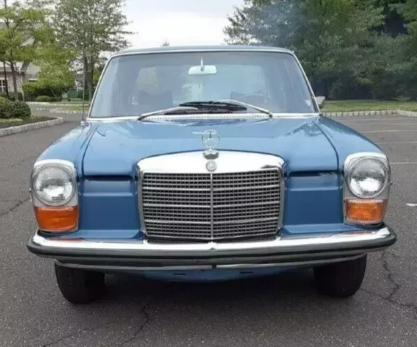 1969 Mercedes-Benz 200-Series