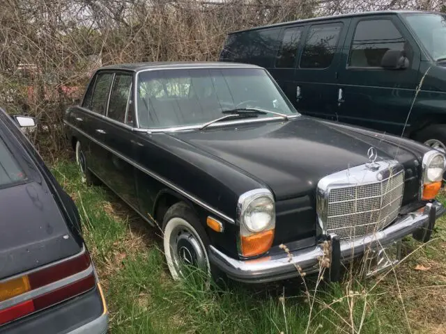 1969 Mercedes-Benz 200-Series