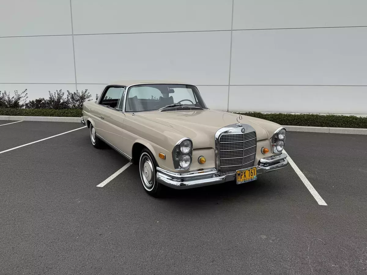 1969 Mercedes-Benz 280 SE 2DR