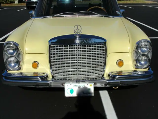 1969 Mercedes-Benz 200-Series