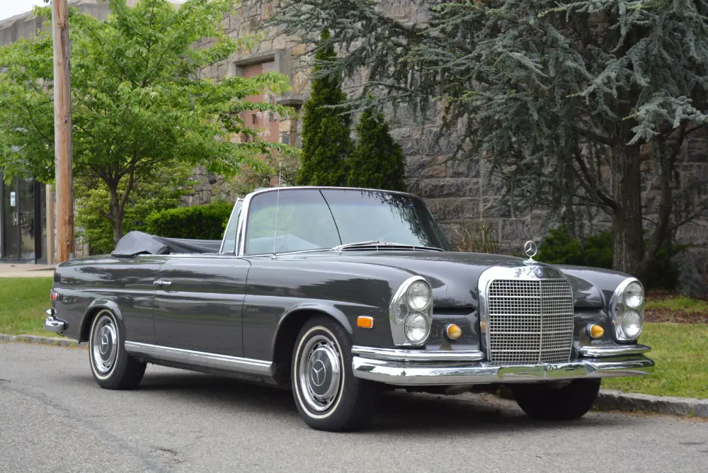 1969 Mercedes-Benz 200-Series