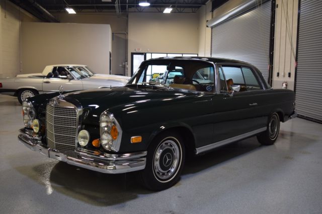 1969 Mercedes-Benz 200-Series