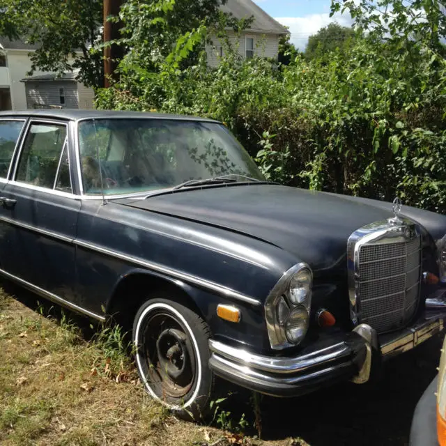 1969 Mercedes-Benz 200-Series