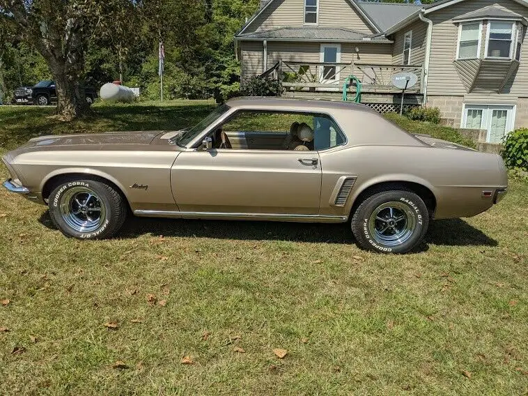 1969 Ford Mustang Deluxe Interior