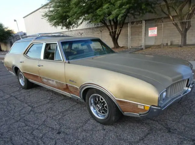 1969 Oldsmobile Vista Cruiser Wood Panel