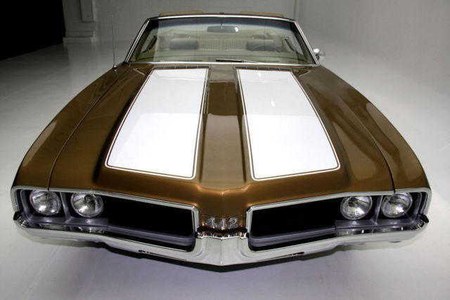 1969 Oldsmobile 442 Gold