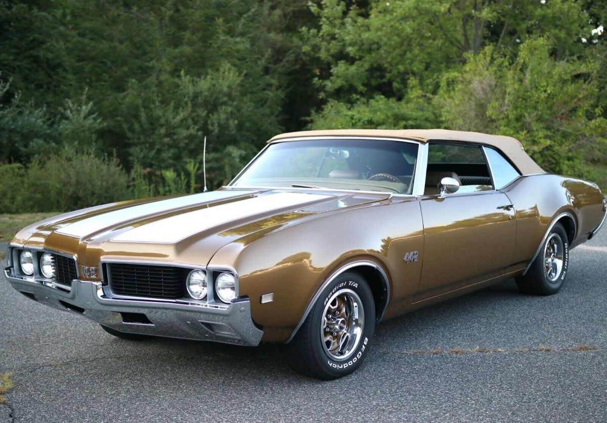 1969 Oldsmobile 442 Gold