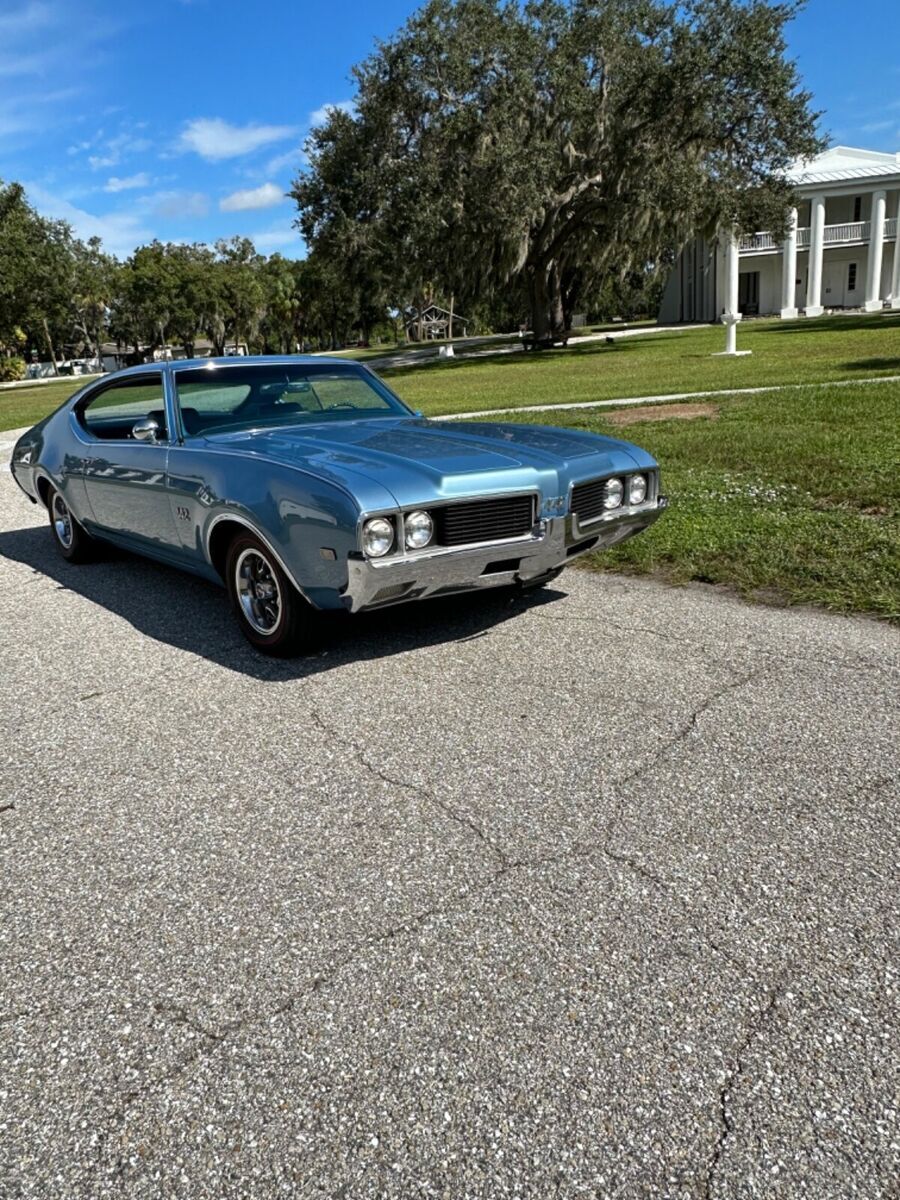 1969 Oldsmobile 442 Holiday