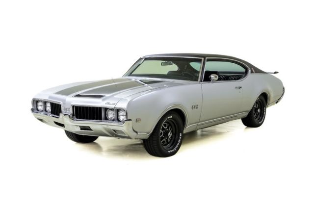 1969 Oldsmobile Cutlass --