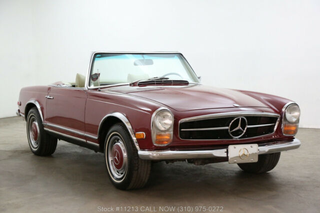 1969 Mercedes-Benz 200-Series Pagoda