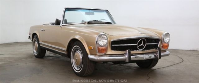 1969 Mercedes-Benz 200-Series Pagoda with 2 Tops