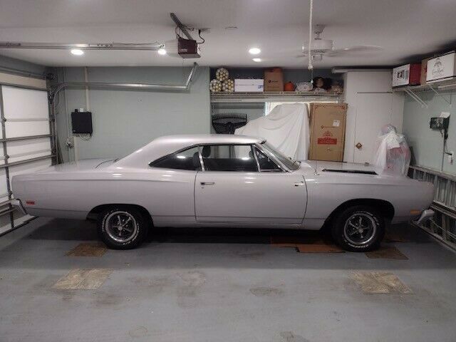 1969 Plymouth Road Runner Road Runner package