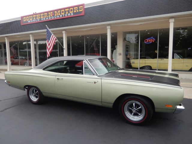 1969 Plymouth Road Runner Buckets with Console
