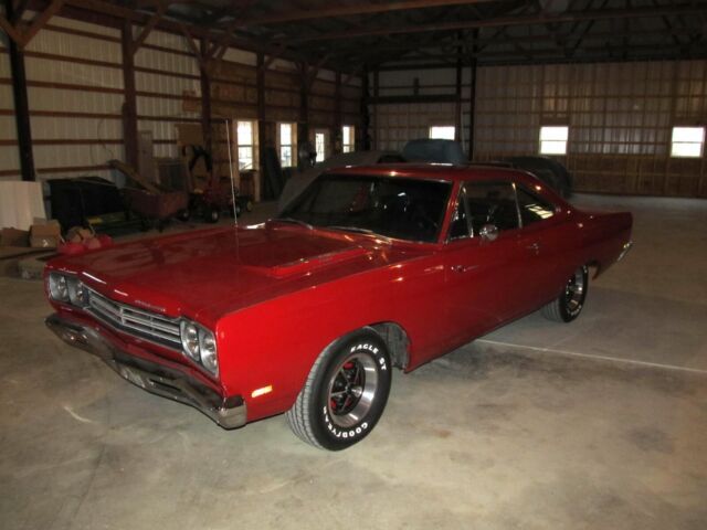 1969 Plymouth Road Runner New competition hood stripe, new vinyl roof