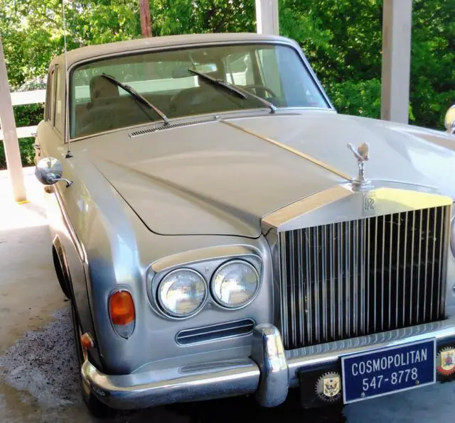 1969 Rolls-Royce Silver Shadow 4-door sedan