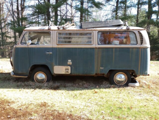 1969 Volkswagen Microbus weekender