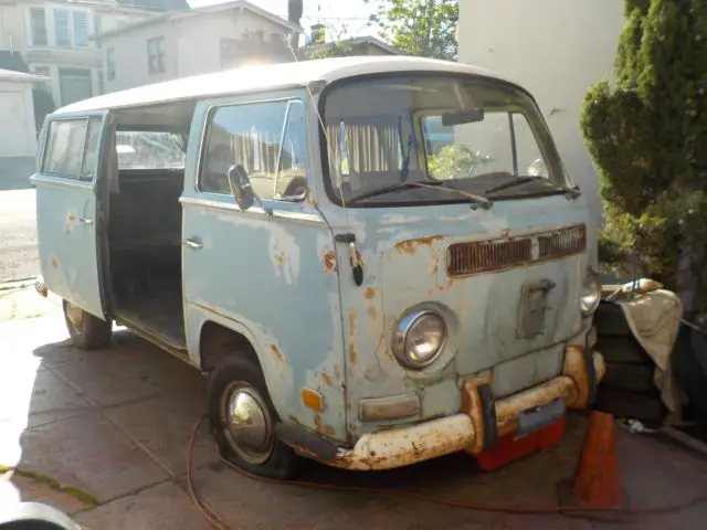 1969 Volkswagen Bus/Vanagon bus